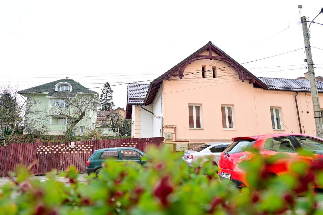 Ely'S Place Сибиу Экстерьер фото