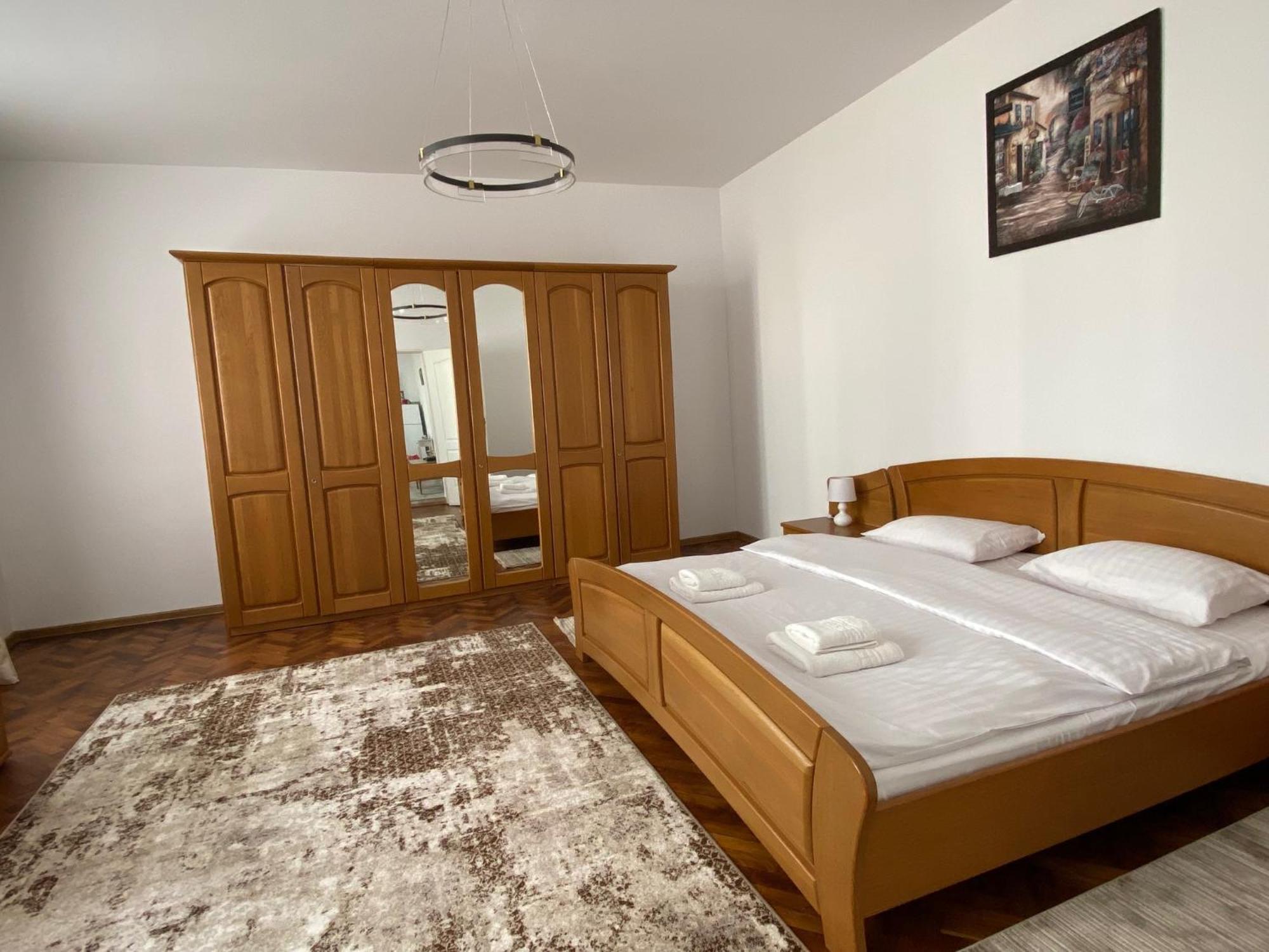 Ely'S Place Сибиу Экстерьер фото